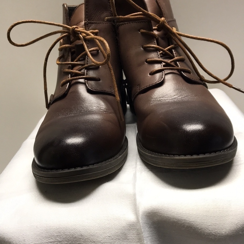 Propet Women’s Brown leather Ankle Boots side zipper shoelaces like new EUC 6W - Picture 3 of 7